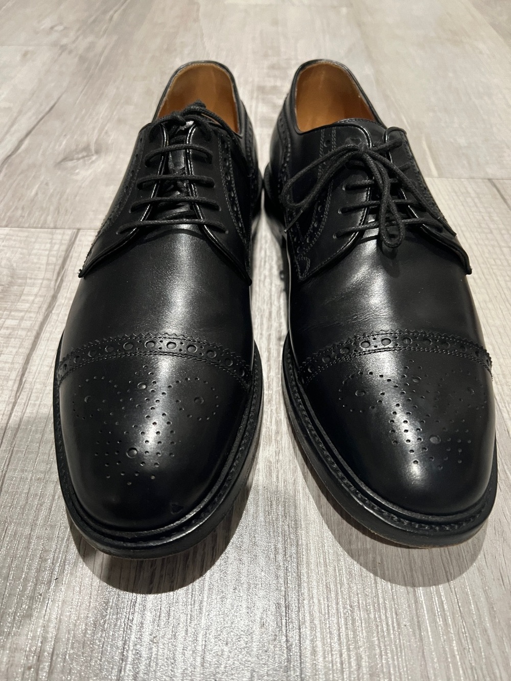 Genuine Gucci Classic Black Cap-Toe Brogue Shoes - excellent condition - 10.5